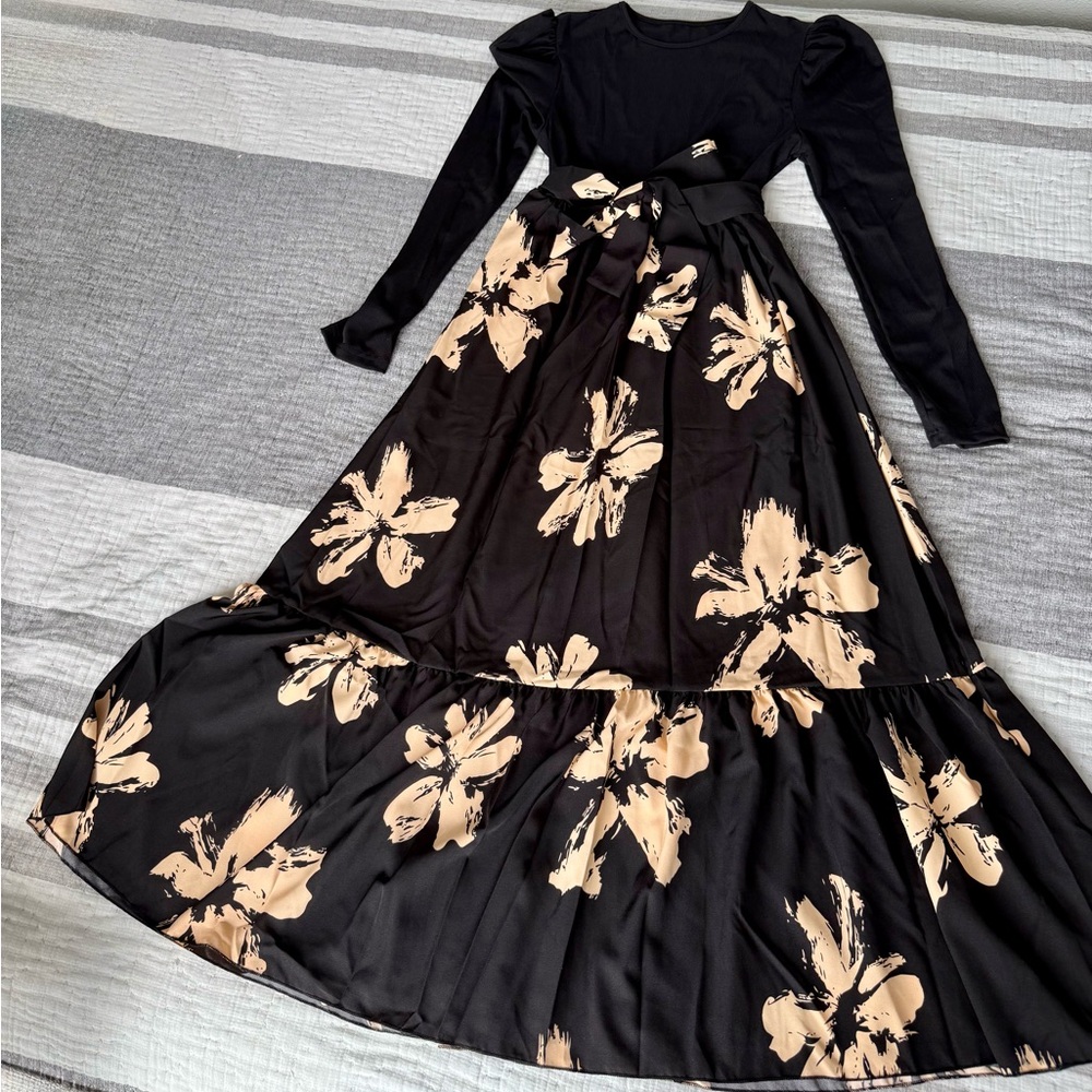 SHEIN Black Maxi Dress with Beige Floral Print size Large NNT